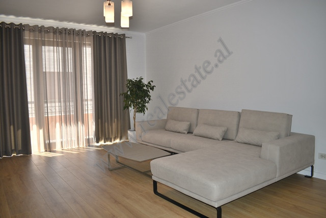 Apartament 3+1 per shitje ne rrugen Ibrahim Rugova ne Tirane

Ndodhet ne katin e 8 te nje pallati 